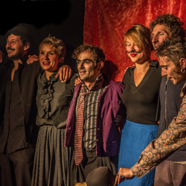Portrait de groupe de la compagnie